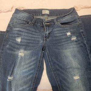 Distressed denim Capris